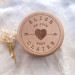 Boîte à Alliances en bois, ronde, personnalisée ave cdeux prénoms et une date, modèle Cœur fléché